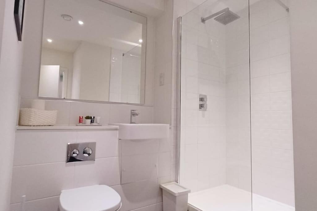 Stylish Modern 1Bed Apartment In เบดฟอร์ด ภายนอก รูปภาพ