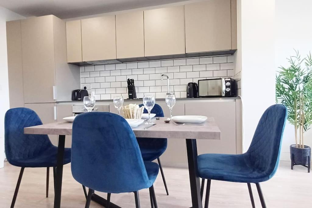 Stylish Modern 1Bed Apartment In เบดฟอร์ด ภายนอก รูปภาพ