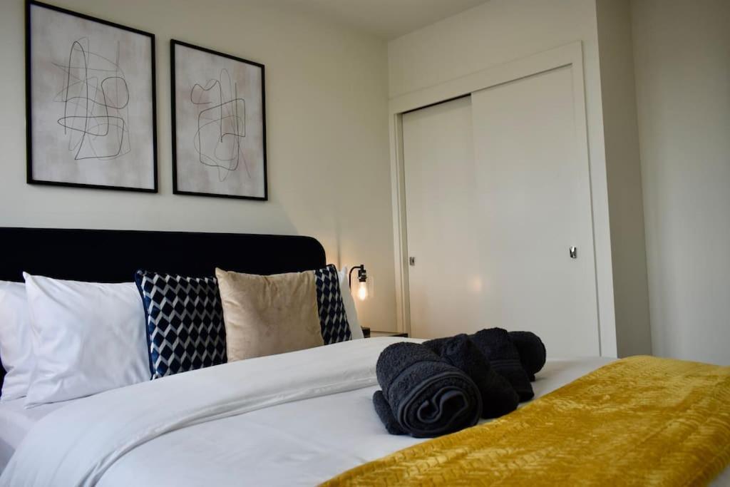 Stylish Modern 1Bed Apartment In เบดฟอร์ด ภายนอก รูปภาพ